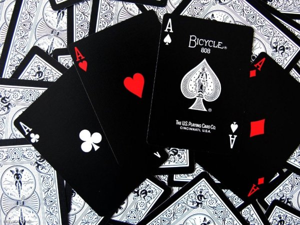 Необычные колоды карт