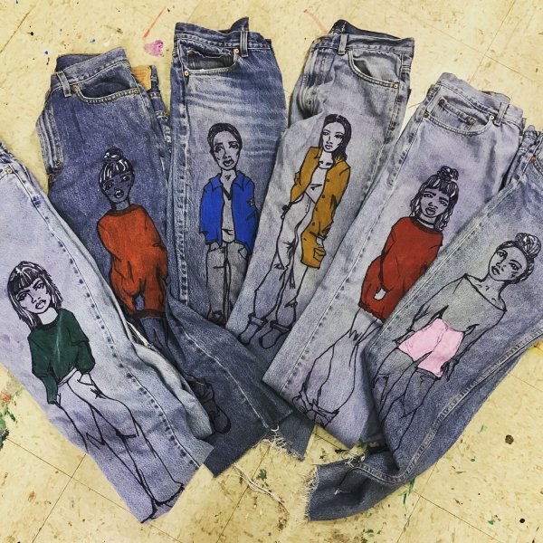 Рисунки на джинсах ручкой