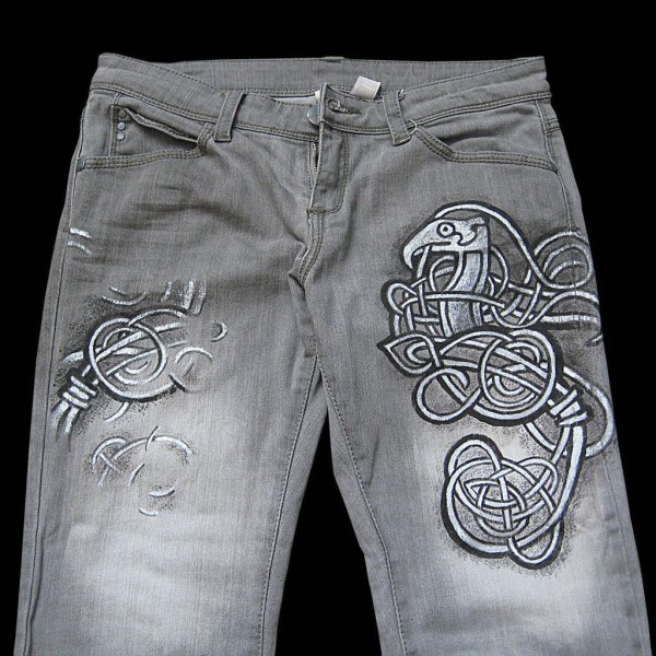 Рисование на джинсах