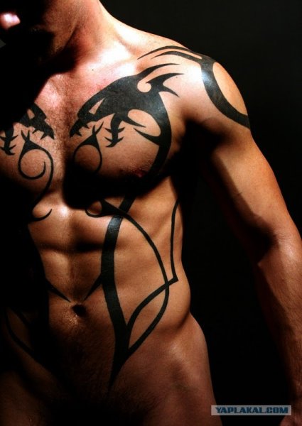 Бодиарт на мужском теле