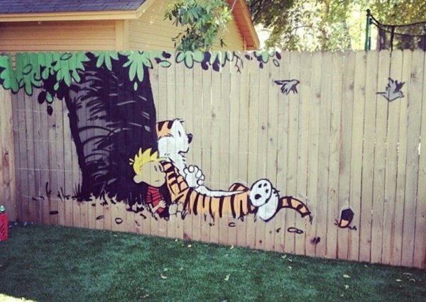 Рисунки на заборе на даче