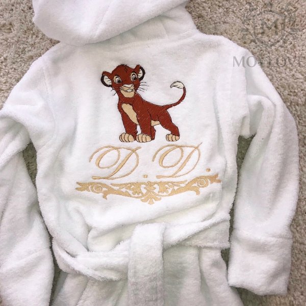 Вышивка инициалов на халате