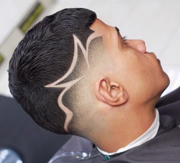 Акула на голове стрижка