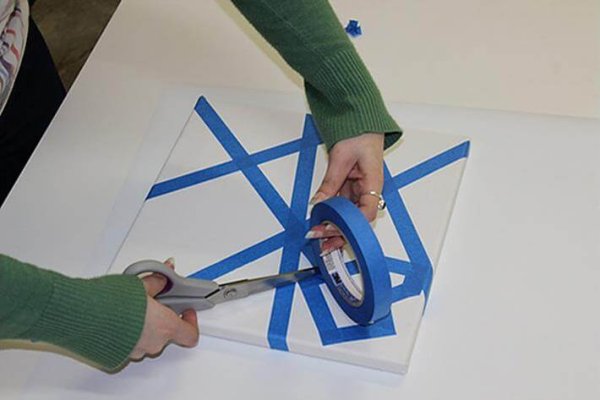 Рисование с помощью малярного скотча