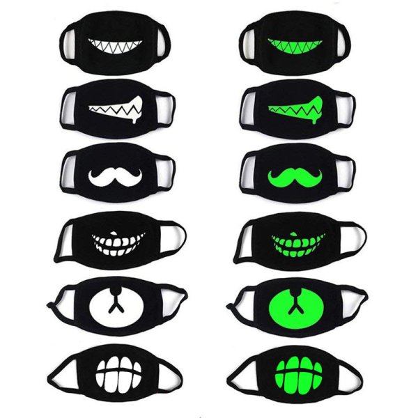 Медицинская маска с рисунком зубов