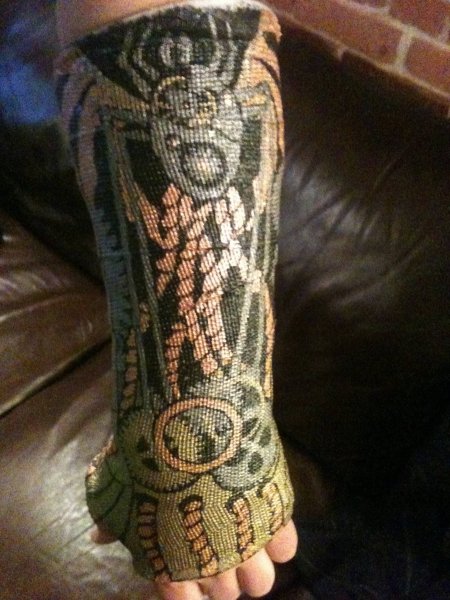 Разрисованный гипс