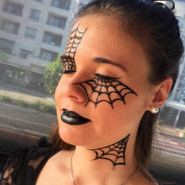 Аквагрим на одну сторону лица