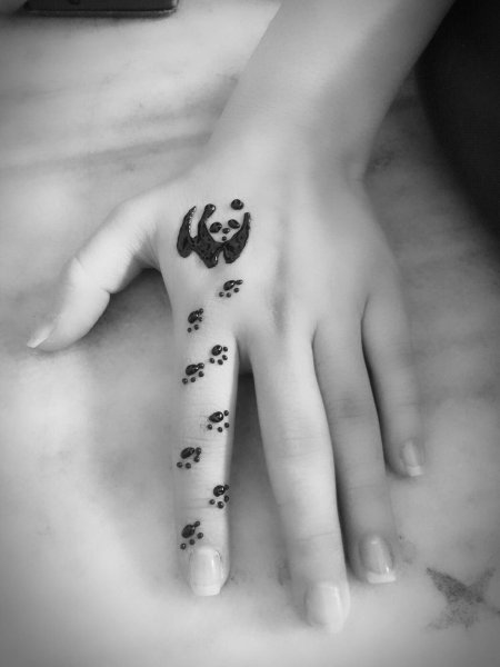 Мехенди бабочка