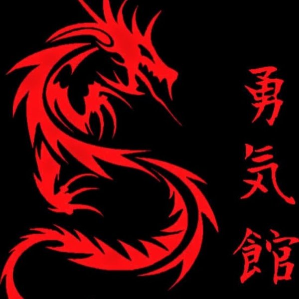 Красный дракон на черном фоне