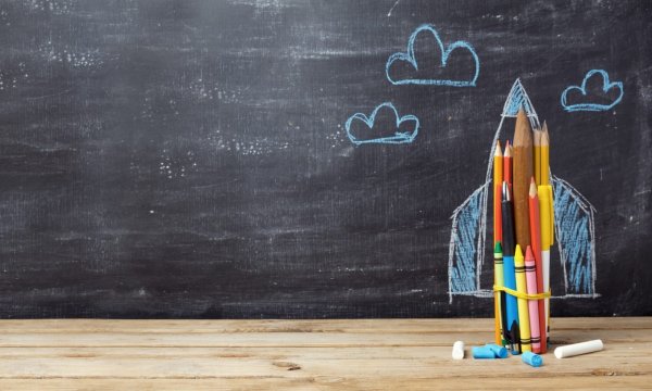 Яркий школьный фон