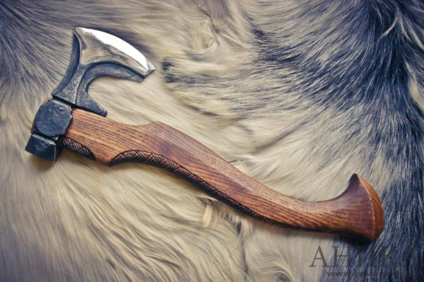 Нордский боевой топор скайрим