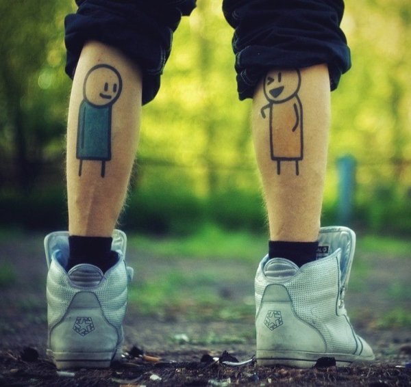 Тату змея на ноге