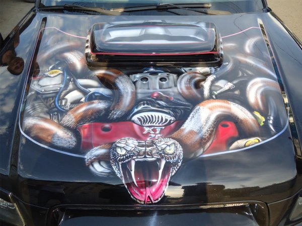 Аэрография на капоте авто