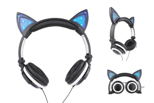 Наушники стикер