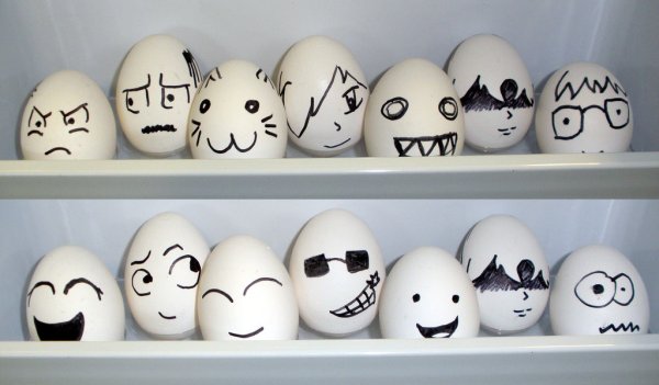 Забавные рожицы на яйцах