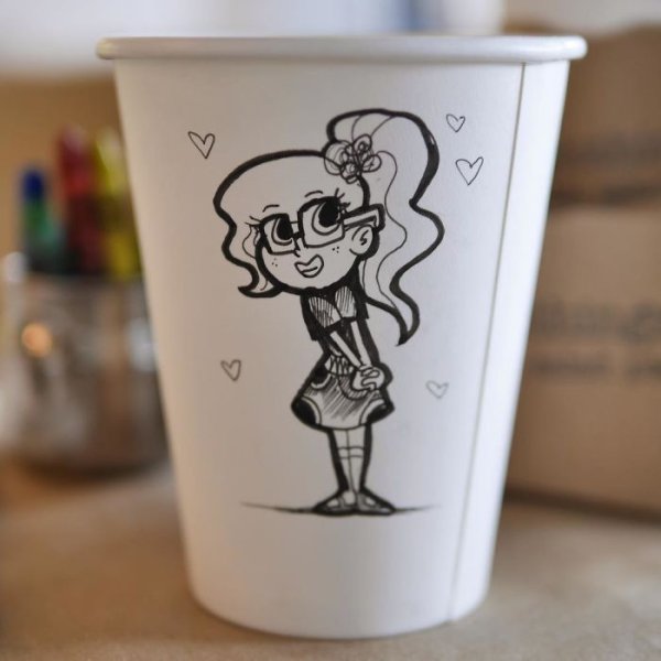 Рисование на стаканчиках для кофе