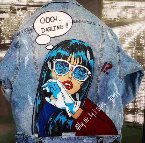 Рисунки акрилом на куртке