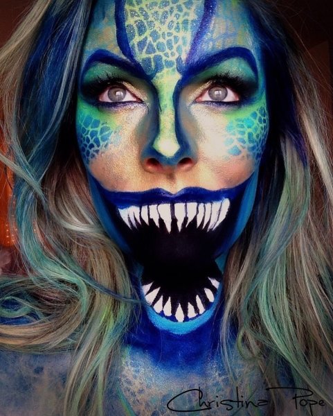 Маска на лицо красками