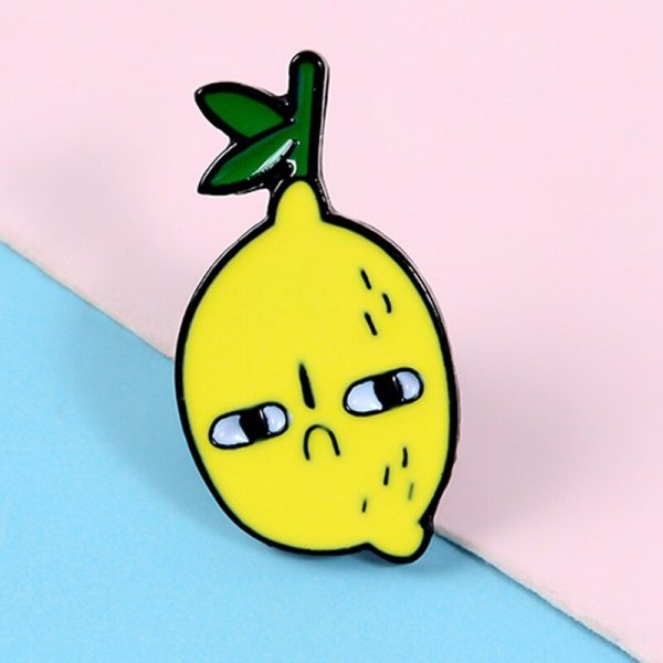 Лимон с глазами милый