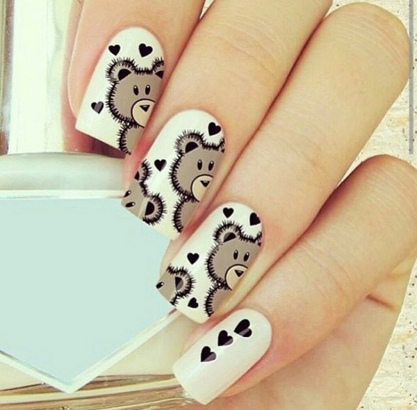 Маникюр с медведем