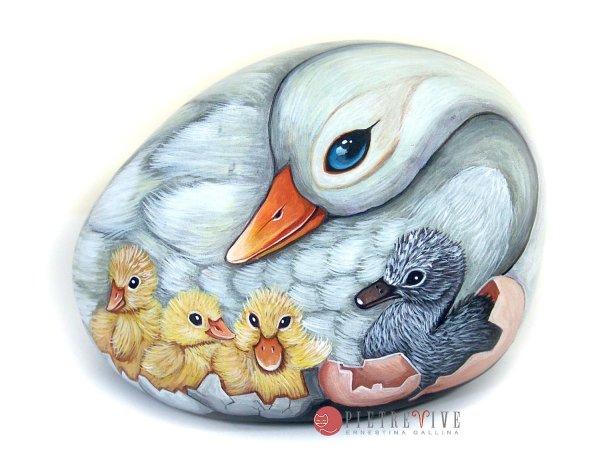 Разрисованные камни Эрнестины Галины