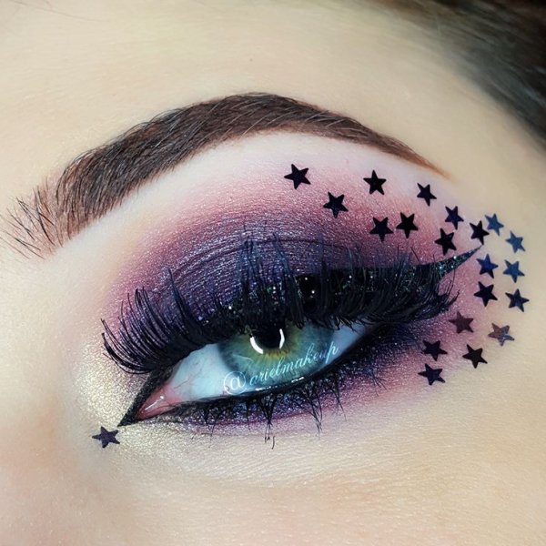 Макияж цветными карандашами