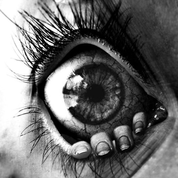 Нарисовать Кровавый глаз