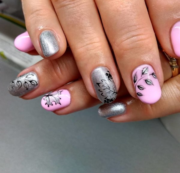 Маникюр на короткие ногти с рисунком