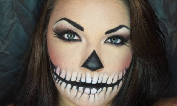 Лёгкие рисунки на Хэллоуин на лице