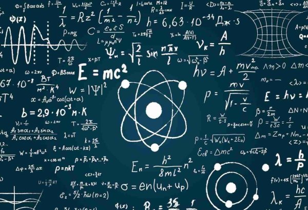 Физические формулы на доске