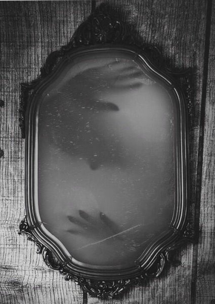 Отражение в зеркале мистика