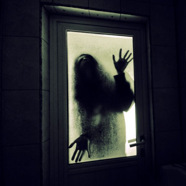 Страшная дверь