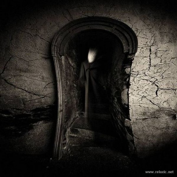 Страшная дверь