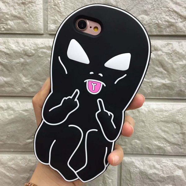 Страшные чехлы на телефон