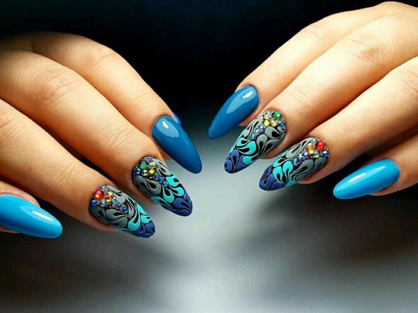Расписной маникюр
