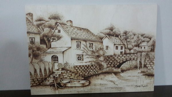 Выжженные домики по дереву