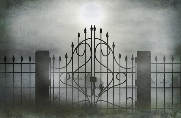 Ворота старинного кладбища