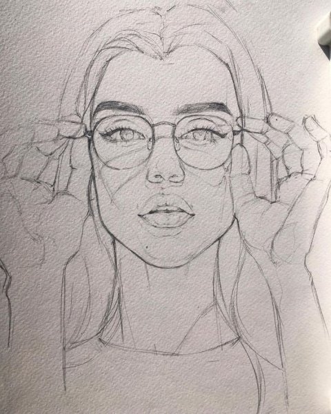 Карандашный портрет девушки в очках