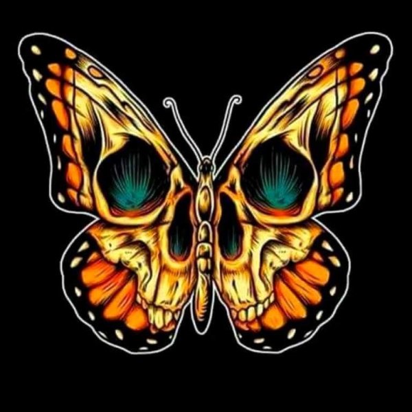 Бабочка с черепом