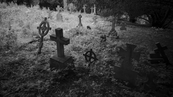 Страшное кладбище