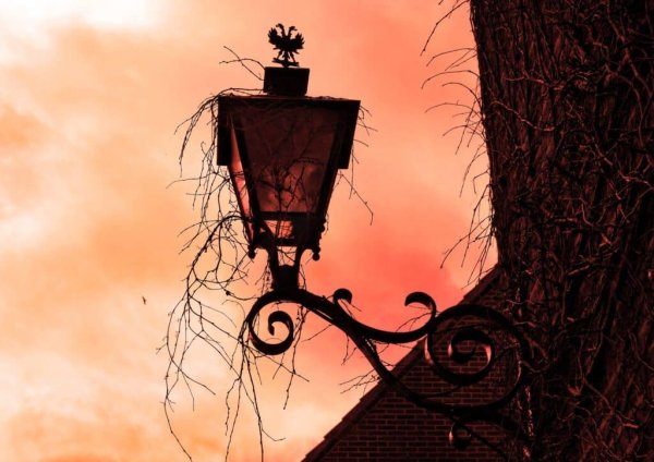 Фонарь уличный старинный