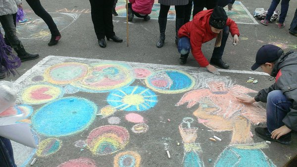 Конкурс рисунков на асфальте