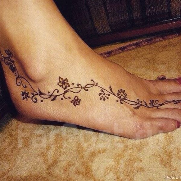 Тату хной на руке легкие