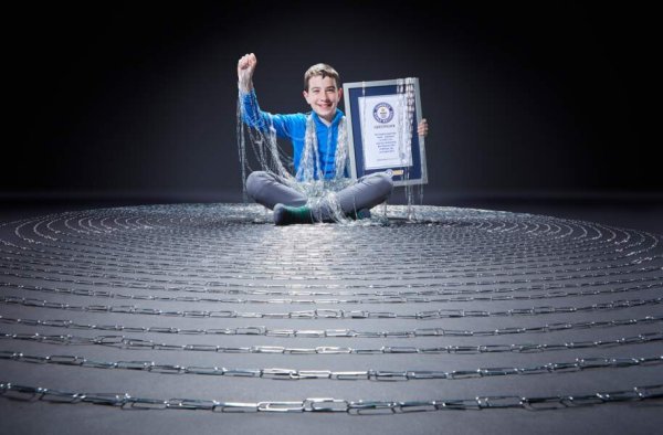 Сербский художник Душан Кртолица