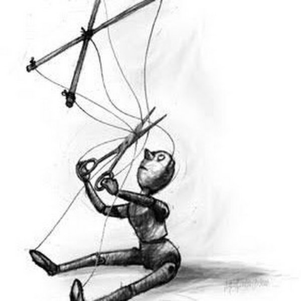 Кукловод управляет марионеткой