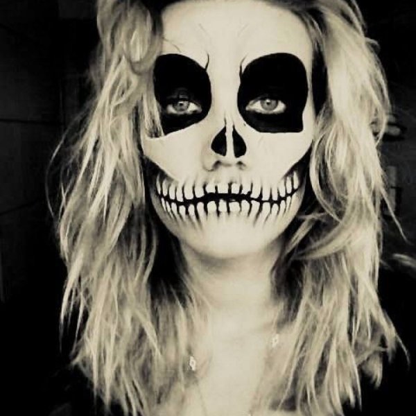 Раскрашивание лица на Хэллоуин