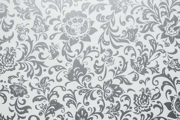 Обои белые с черным узором