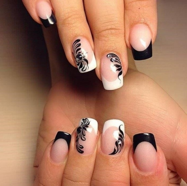 Маникюр черный френч