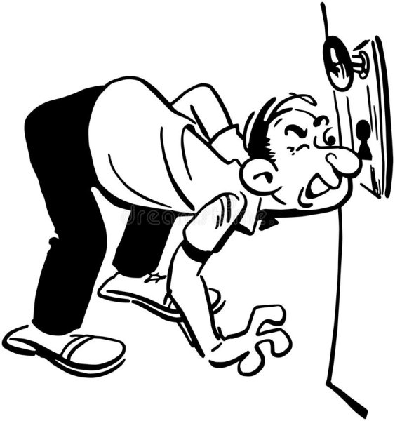 Человек подглядывает в замочную скважину