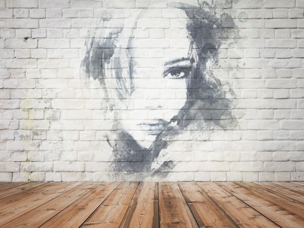 Портрет на стене